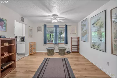 943 Oregon Way, Woodburn, OR 97071 - Photo 7