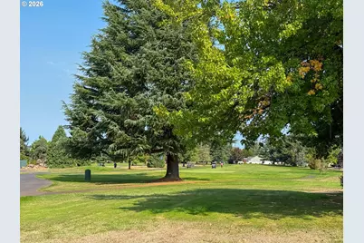 943 Oregon Way, Woodburn, OR 97071 - Photo 47