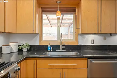 865 E 43rd Ave, Eugene, OR 97405 - Photo 11