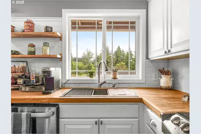 35134 Helligso Ln, Astoria, OR 97103 - Photo 21