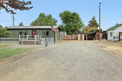 301 E Court St, Condon, OR 97823 - Photo 25