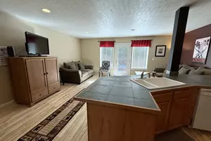 1027 Wasco St, Hood River, OR 97031 - Photo 3