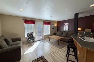 1027 Wasco St, Hood River, OR 97031 - Photo 5