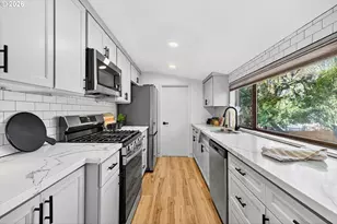 1323 SW Carson St, Portland, OR 97219 - Photo 13