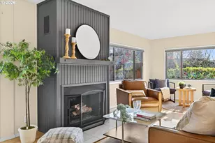 1323 SW Carson St, Portland, OR 97219 - Photo 9