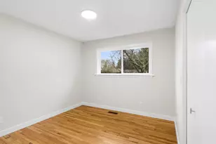 19765 NE Everett Ln, Portland, OR 97230 - Photo 13