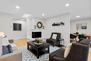 19765 NE Everett Ln, Portland, OR 97230 - Photo 7