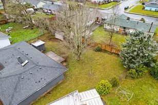 19765 NE Everett Ln, Portland, OR 97230 - Photo 19