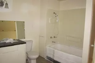 1725 SE Mill St, Roseburg, OR 97470 - Photo 13