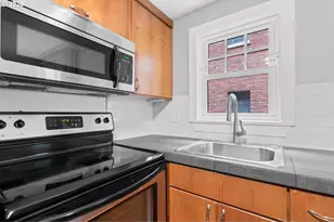 1829 NW Lovejoy St, Portland, OR 97209 - Photo 9