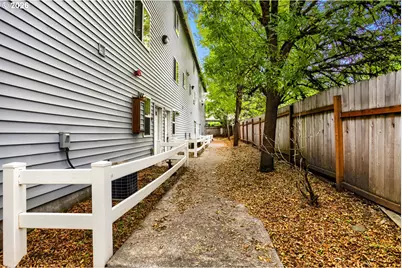 2539 SE 141st Ave #2, Portland, OR 97236 - Photo 3