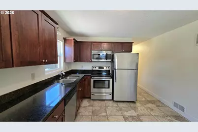 13001 SE Claybourne St, Portland, OR 97236 - Photo 7