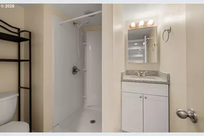 13001 SE Claybourne St, Portland, OR 97236 - Photo 15