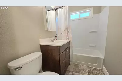 13001 SE Claybourne St, Portland, OR 97236 - Photo 9