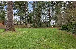13001 SE Claybourne St, Portland, OR 97236 - Photo 23