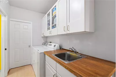 1435 SE 148th Ave, Portland, OR 97233 - Photo 31