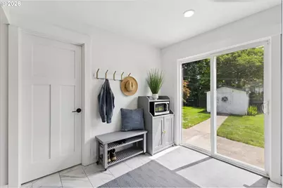 8912 SE Stephens St, Portland, OR 97216 - Photo 13