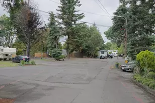 8205 SE Harney St, Portland, OR 97266 - Photo 7