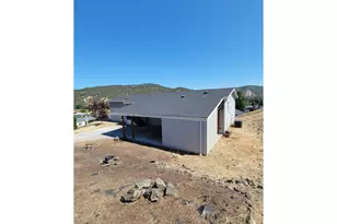 220 Deschutes Ln, Roseburg, OR 97471 - Photo 5
