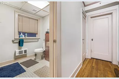 2634 NE Broadway St, Portland, OR 97232 - Photo 9