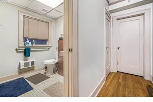 2634 NE Broadway St, Portland, OR 97232 - Photo 9