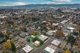 2634 NE Broadway St, Portland, OR 97232 - Photo 3