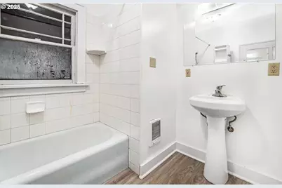 2634 NE Broadway St, Portland, OR 97232 - Photo 21