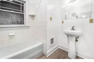 2634 NE Broadway St, Portland, OR 97232 - Photo 21