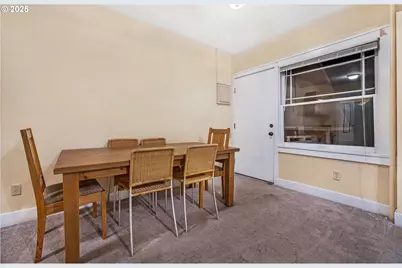 2634 NE Broadway St, Portland, OR 97232 - Photo 19