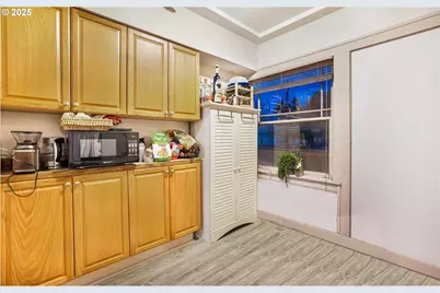 2634 NE Broadway St, Portland, OR 97232 - Photo 13