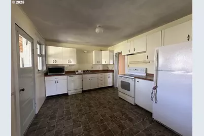 101 First St, Fossil, OR 97830 - Photo 13
