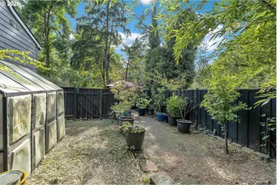 706 SW Colony Dr, Portland, OR 97219 - Photo 41