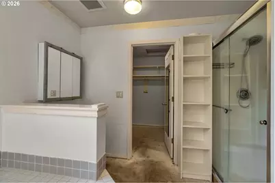 706 SW Colony Dr, Portland, OR 97219 - Photo 31