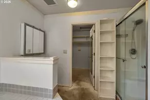 706 SW Colony Dr, Portland, OR 97219 - Photo 31
