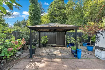 706 SW Colony Dr, Portland, OR 97219 - Photo 39