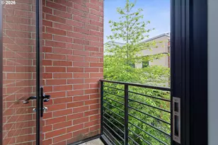 1728 NW Riverscape St, Portland, OR 97209 - Photo 19