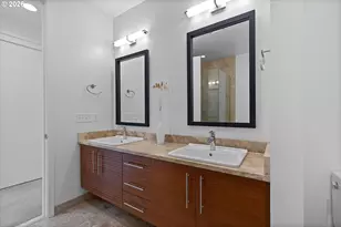 1728 NW Riverscape St, Portland, OR 97209 - Photo 23
