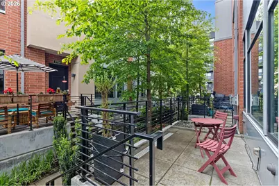 1728 NW Riverscape St, Portland, OR 97209 - Photo 37