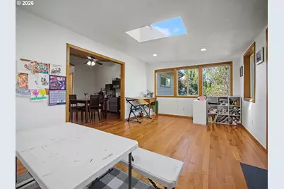 907 SW Halsey St, Troutdale, OR 97060 - Photo 23