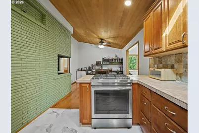 907 SW Halsey St, Troutdale, OR 97060 - Photo 15