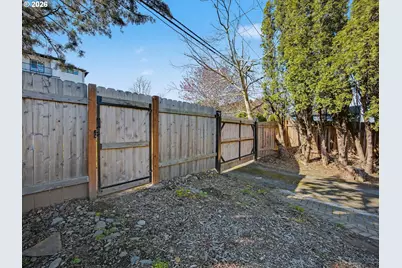 907 SW Halsey St, Troutdale, OR 97060 - Photo 5