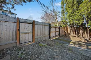 907 SW Halsey St, Troutdale, OR 97060 - Photo 5