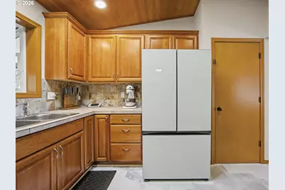 907 SW Halsey St, Troutdale, OR 97060 - Photo 11