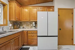 907 SW Halsey St, Troutdale, OR 97060 - Photo 11