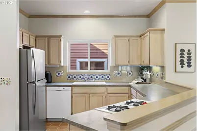 1012 NE Multnomah Dr, Fairview, OR 97024 - Photo 11