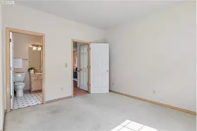 1012 NE Multnomah Dr, Fairview, OR 97024 - Photo 15