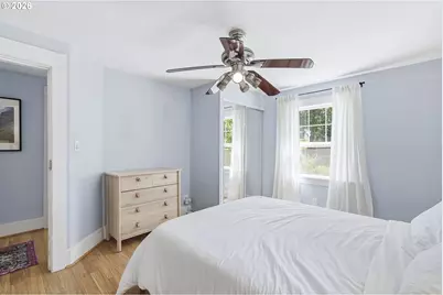7464 SW 53rd Ave, Portland, OR 97219 - Photo 17