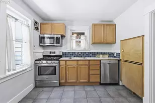 7464 SW 53rd Ave, Portland, OR 97219 - Photo 11