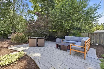 7464 SW 53rd Ave, Portland, OR 97219 - Photo 23