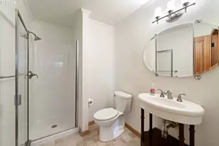 655 S 12th Ct, Coos Bay, OR 97420 - Photo 31